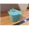 Image 2 : Vintage Tupperware Creamer w/ Lid