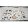 Image 1 : Collection of teacups, saucers, bowls, etc.