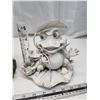 Image 2 : Outdoor garden décor - Large frog bobble head, and Rain gauge frog