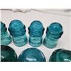 Image 4 : 10 blue glass insulators