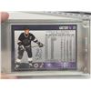 Image 4 : 2 Wayne Gretzky hockey cards, in hard plastic display cases
