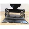 Image 2 : Vintage 2-hole Paper Punch