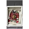 Image 2 : AUTOGRAPHED BOBBY HULL PHOTOGRAPH 8" X 10" & CHICAGO BLACKHAWKS STAR HANGERS JERSEY DECOR