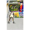 Image 2 : LOT OF ASSORTED SPORTS COLLECTIBLES INCLUDING; SPACE JAM MICHAEL JORDAN 15" FIGURE, SHAQ ATTACK