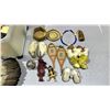 Image 2 : LOT OF ASSORTED FIRST NATIONS COLLECTIBLES INCLUDING; FEATHER FAN, FIGURES, MOCCASINS & MORE