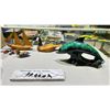 Image 4 : LOT OF ASSORTED COLLECTIBLES INCLUDING; DUCK FIGURES, WOOD SAILBOAT, HOME DECOR & MORE