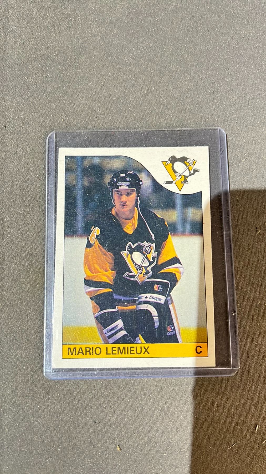 1985 OPC 9 MARIO LEMIEUX ROOKIE HOCKEY CARD Able Auctions 1985-opc-9-mario-lemieux-rookie-hockey-card-able-auctions