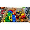 Image 2 : BOX OF ASSORTED LEGO DUPLO BLOCKS & WRESTLING FIGURES