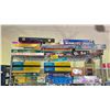 Image 1 : 2 SHELVES OF ASSORTED BOARD GAMES & TOYS