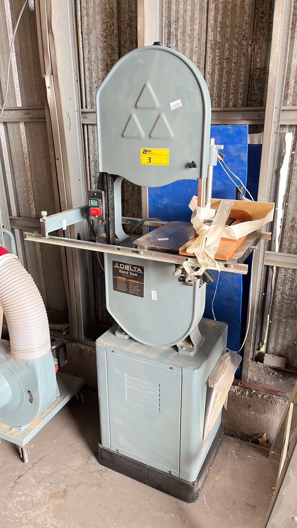 Delta 115 DELTA BAND SAW MODEL NUMBER 52-963, V 115 PH 1 A 11.4 HZ 60 - Able Auctions