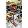 Image 2 : FOREMOST 12 SPEED DRILL PRESS 0028 (VERTICAL HANDLE BROKEN)