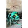 Image 2 : PORTABLE HOSE REEL WITH 2 HOSES