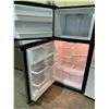 Image 2 : WHIRLPOOL GOLD STAINLESS STEEL 30" FRIDGE WITH TOP FREEZER