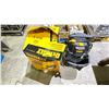Image 2 : DEWALT 10GAL WET/DRY VACUUM