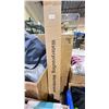 Image 2 : PALLET OF ASSORTED ITEMS INCLUDING; BOWLS, FIGURINES, GARBAGE CAN AND MORE