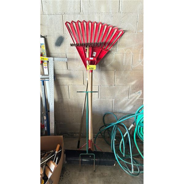 LOT OF ASSORTED TOOLS INCLUDING; METAL SHOVEL, WEED PULLER, RAKE & MORE
