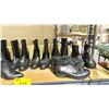 Image 3 : SHELF OF ASSORTED SHOES