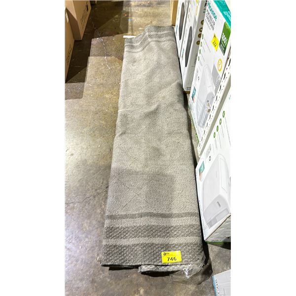 OUTDOOR AREA RUG