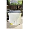 Image 1 : FRIGIDAIRE PORTABLE DEHUMIDIFER