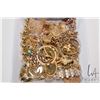 Image 2 : Tray lot of costume jewellery and a bag containing costume jewellery and pieces suitable for an upcy