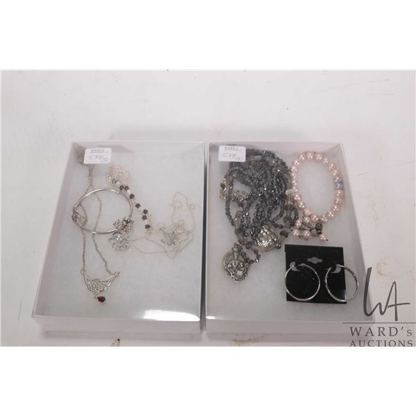Two trays of jewellery including cultured pearl bracelet, flower pendant, vintage rice pearl and gar