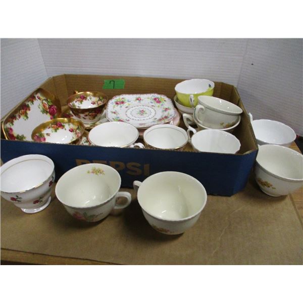 FLAT C/W CUPS & SAUCERS INCLUDING ROYAL ALBERT, ETC