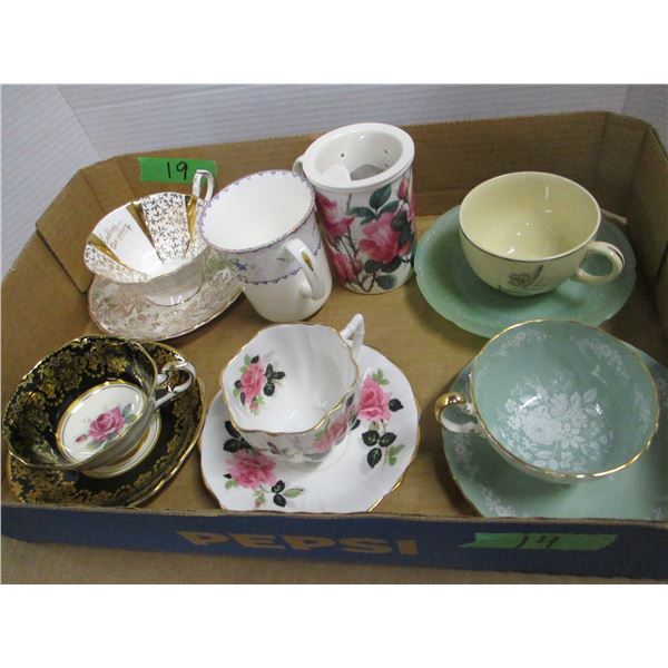 FLAT C/W CUPS & SAUCERS