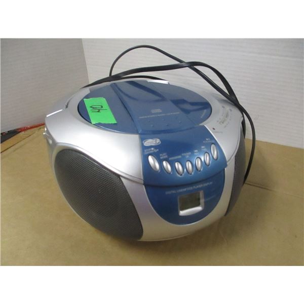 CD & RADIO PLAYER