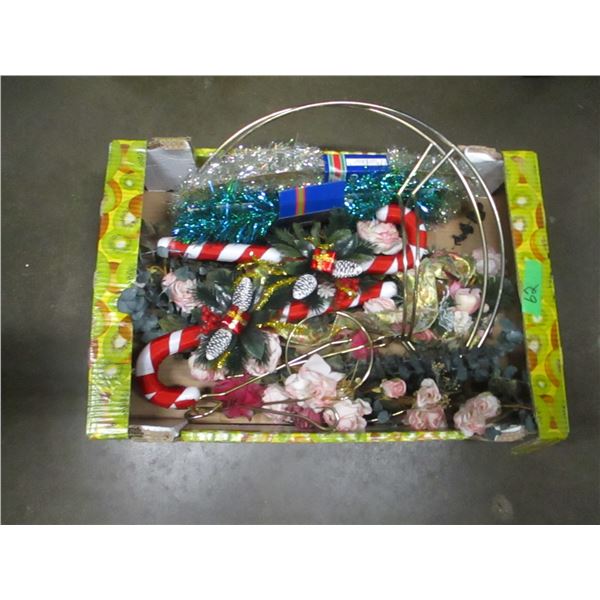 ESTATE:  FLAT C/W ASSORTED CHRISTMAS DECORATIONS
