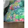 Image 2 : ESTATE:  BOX C/W CUSHIONS, ETC