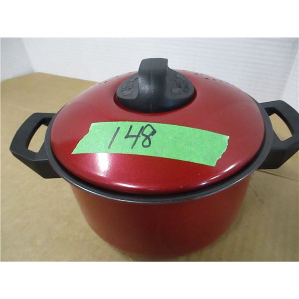 ESTATE:  STEAMING POT