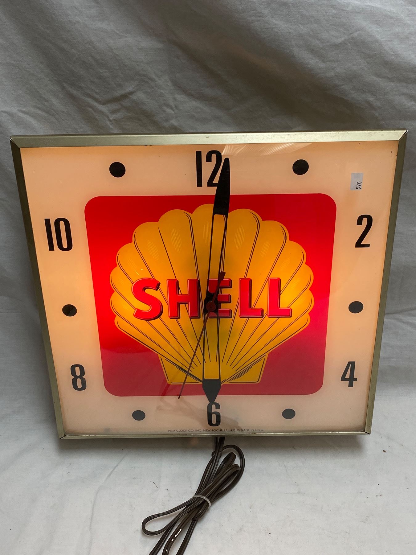 Vintage Shell Pam Clock, Lights Up And Works In Great Condition