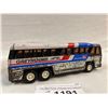Image 3 : Tin Greyhound Bus