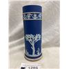 Image 2 : Rare Dark Blue Wedgwood Vase