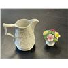 Image 3 : 5 Collectible Pieces Of Glass And China, Frog, Creamer, Vase, Etc..