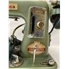Image 2 : Vintage Green Domestic Sewmaster 470