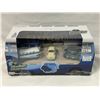 Image 3 : 1:25 Die Cast Home 1947 International And 1:64 Volkswagen Car Wash In Original Box