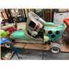 Image 5 : Vintage Go-Kart With Fiber Glass Body