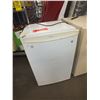 Image 1 : Danby Mini Fridge
