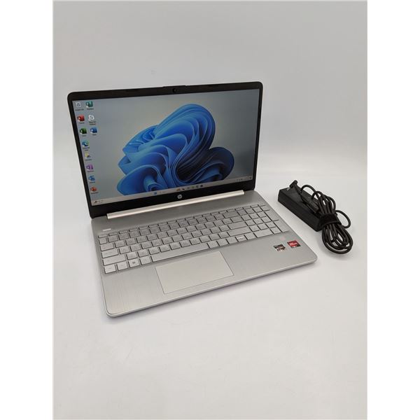 HP 15-ef3017ca 15" Laptop - Ryzen 5 5th Gen 256GB SSD 16GB RAM Windows 11 Home