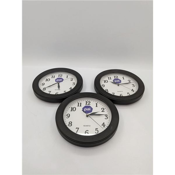 Lot of 3 Clocks