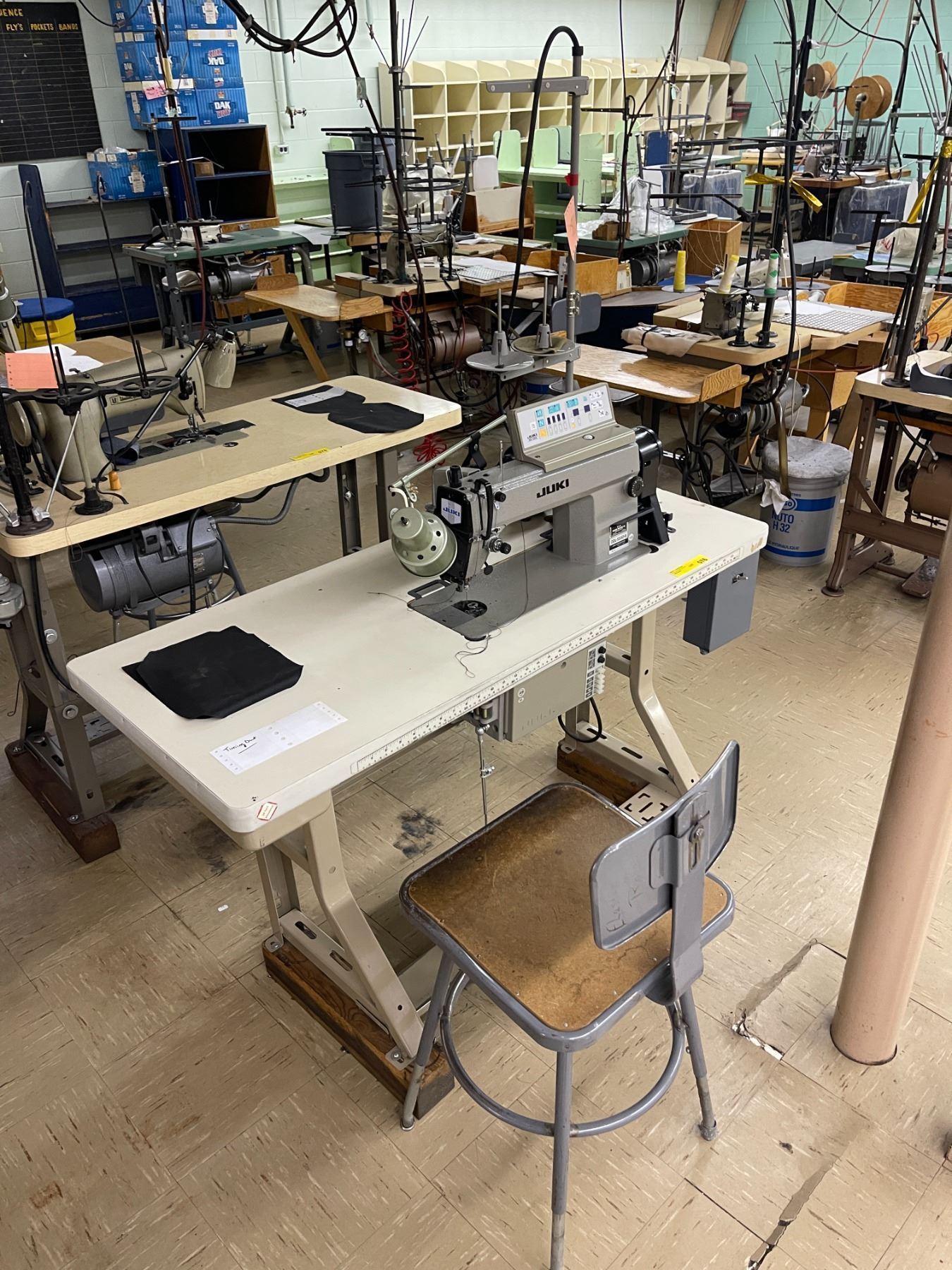 6+ Sewing Machine Price Juki DDL-5550-6 Sewing Machine Station (Timing Needs Adjusting)