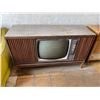 Image 2 : Vintage Mid Century Fleetwood TV w/ AM/FM Radio & Stereo Hi-Fi Record Player Entertainment Station (
