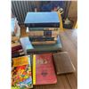 Image 2 : Group lot - Approx 19 Vintage Books Including "Alice In Wonderland", "Gullivers Travels" & "All Abou