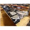 Image 1 : Table lot - Various Styles / Sized Pants (Approx. 150 Pc)