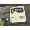 Image 8 : Table lot - Various Styles / Sized Pants (Approx. 130 Pc)