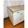 Image 2 : Kitchen island on wheels