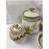 Image 2 : 8 Pieces Assorted Pottery