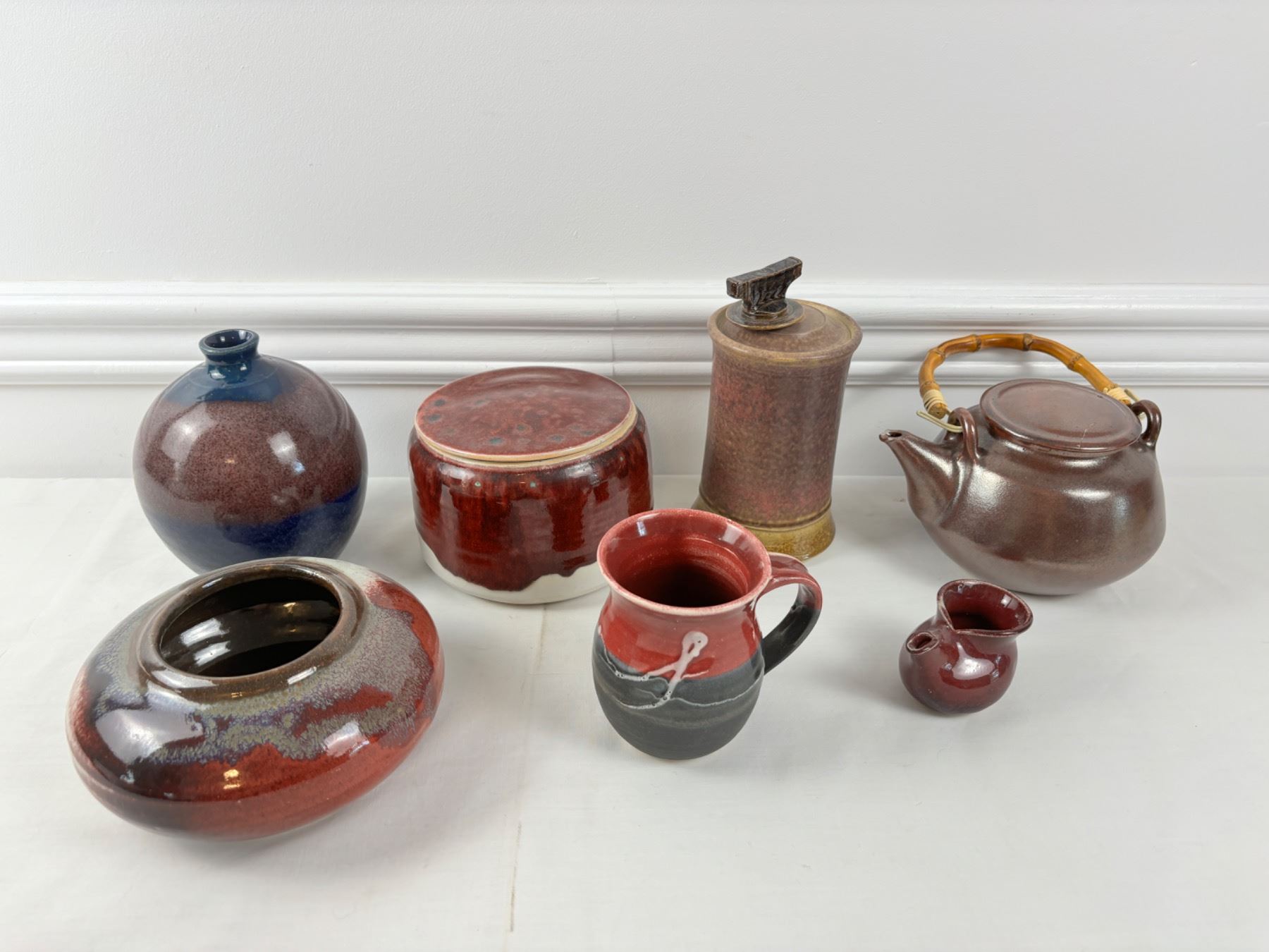 Pottery Red Robe Red pottery - Sunrise Estate Services Ltd
