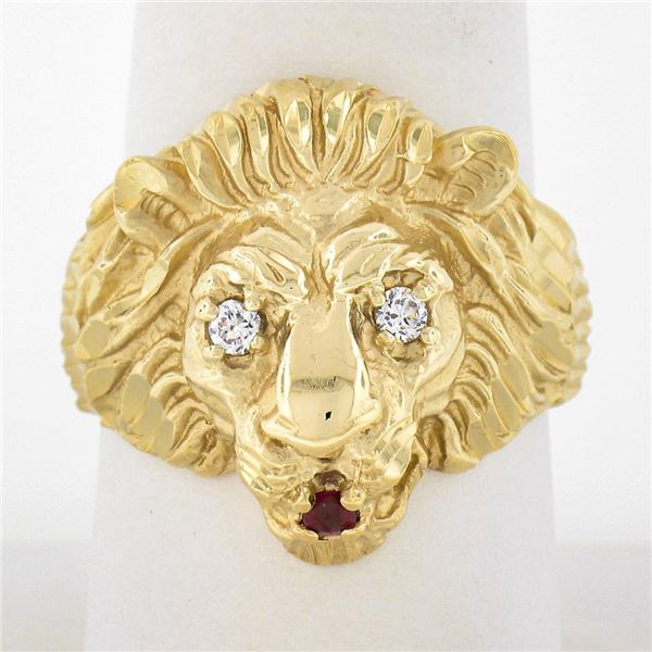 Mens 14k Yellow Gold.13 ctw Ruby Diamond Eyes Detailed Textured 3D Lion Head Rin